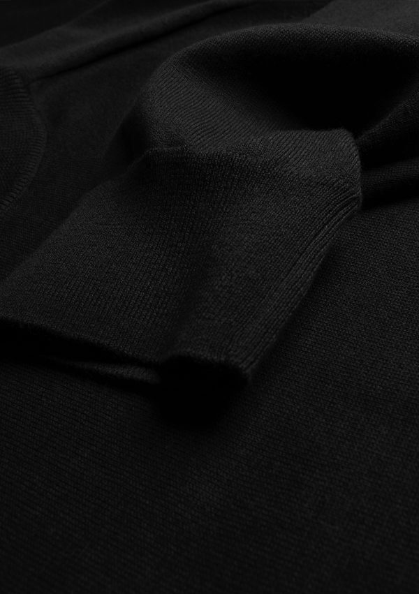 brighton o neck men black closeup 2 yippenco textiles