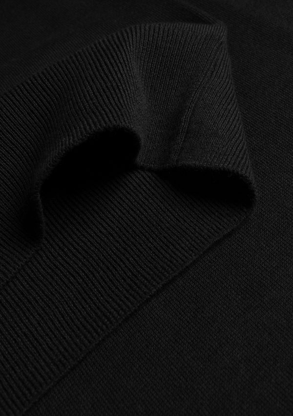 brighton o neck men black closeup 3 yippenco textiles