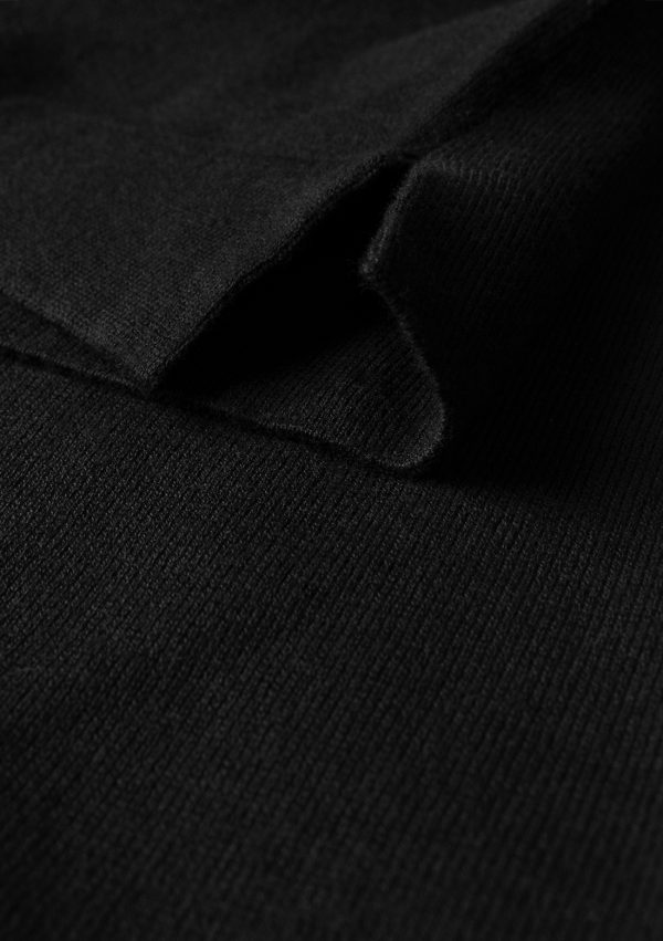 brighton o neck women black closeup 3 yippenco textiles